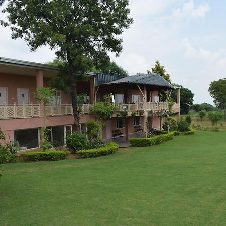 Vila Aravali Hill View Estate Gurgáon Exteriér fotografie