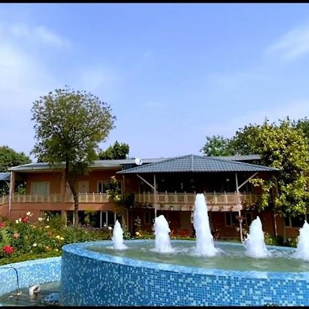 Vila Aravali Hill View Estate Gurgáon Exteriér fotografie