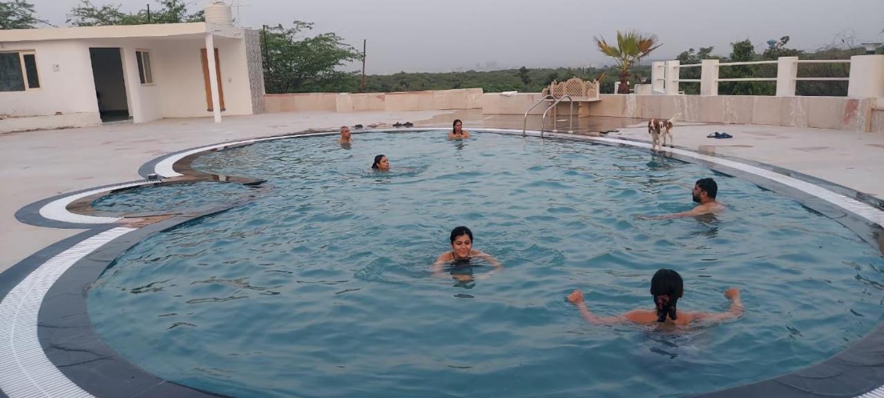 Vila Aravali Hill View Estate Gurgáon Exteriér fotografie