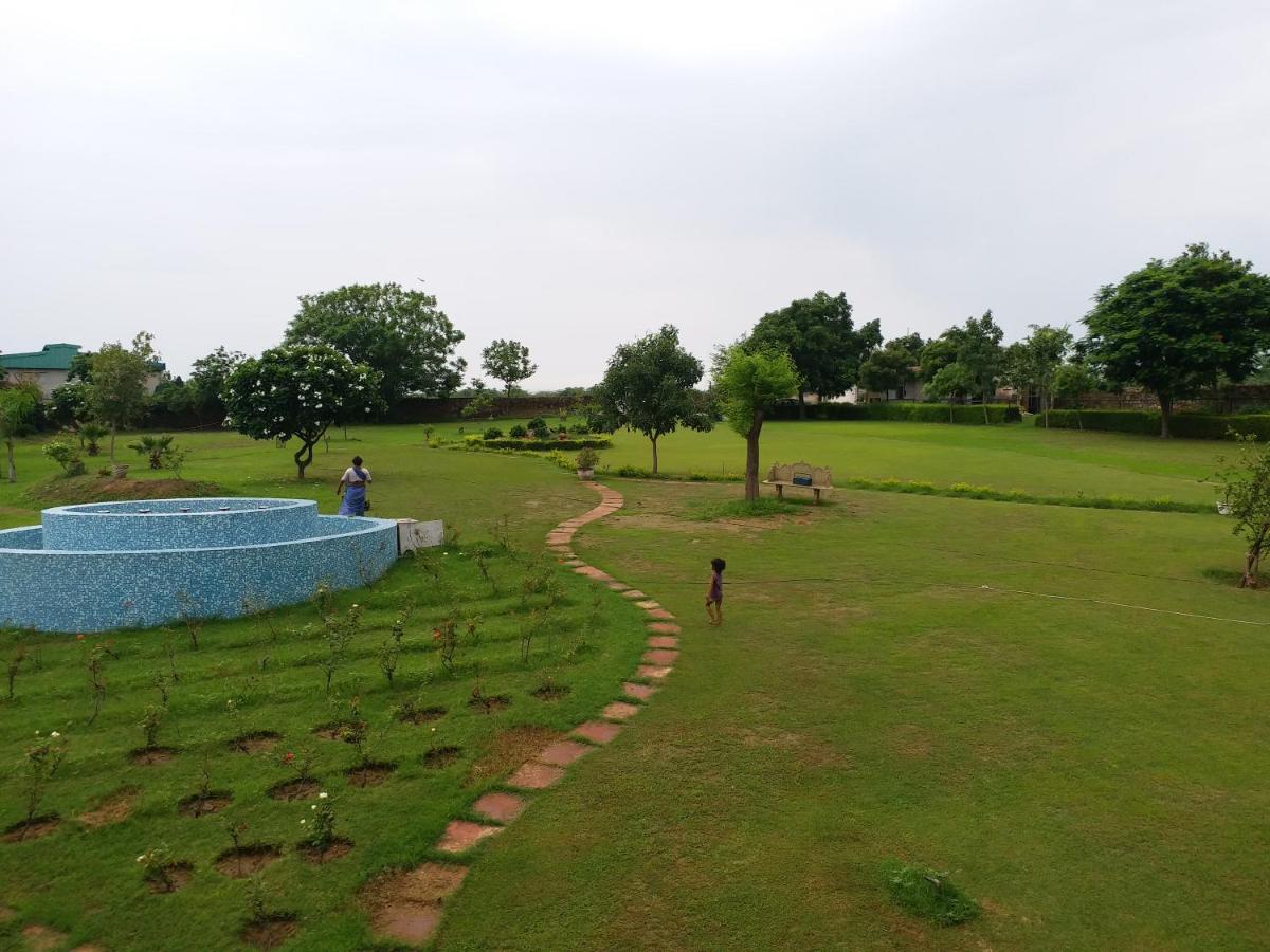 Vila Aravali Hill View Estate Gurgáon Exteriér fotografie